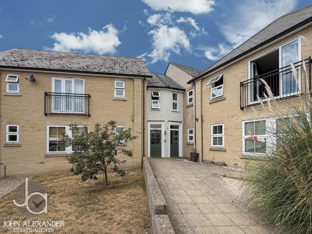 Flat for sale in Fordham Heath, Essex