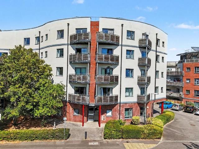 Flat for sale in Blackhills, Surrey