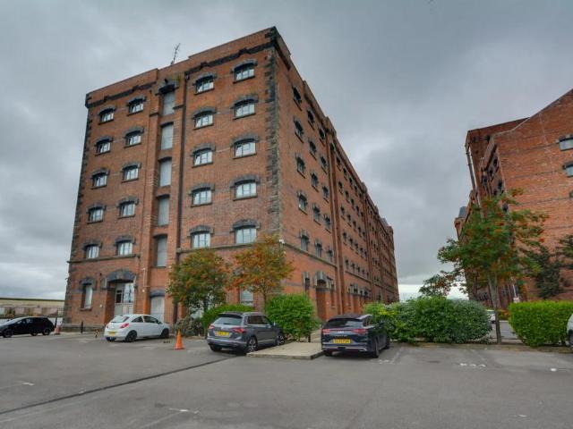 Flat for sale in Birkenhead, Wirral
