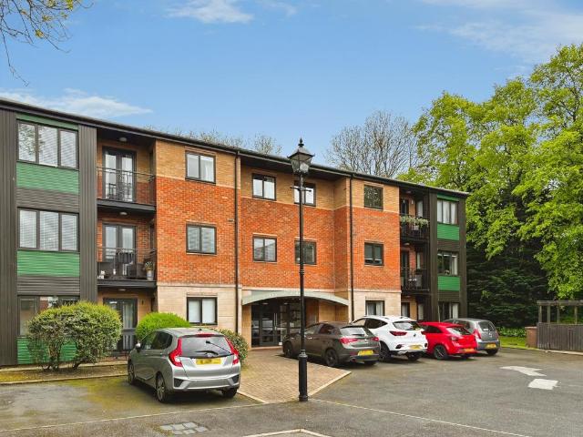 Flat for sale in Forest Hall, Tyne And Wear
