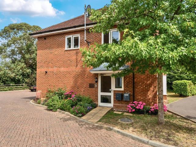 Flat for sale in Littlecote, West Sussex