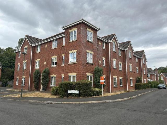 Flat for sale in Wilden, Rushock