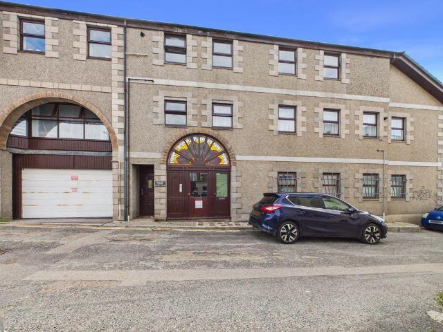 Flat for sale in Hayle, Cornwall