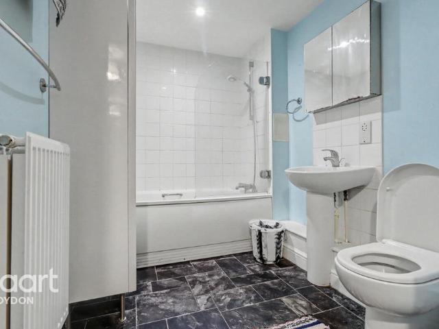 Flat for sale in London Borough of Croydon, Greater London