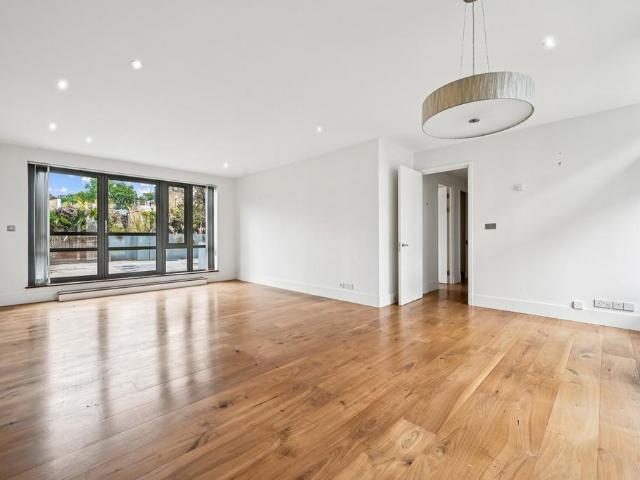 Flat for sale in Victoria, Isle Of Man