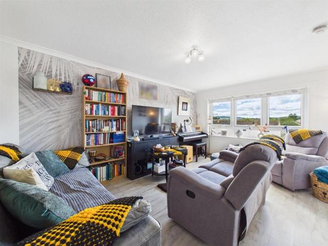 Flat for sale in Moneydie, Scotland