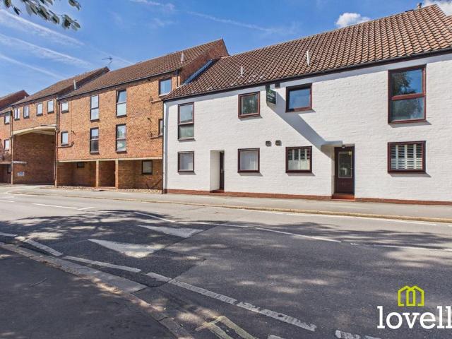 Flat for sale in Cottingham, Hull and East Yorkshire
