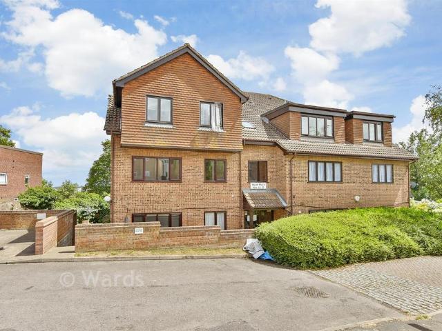 Flat for sale in Strood