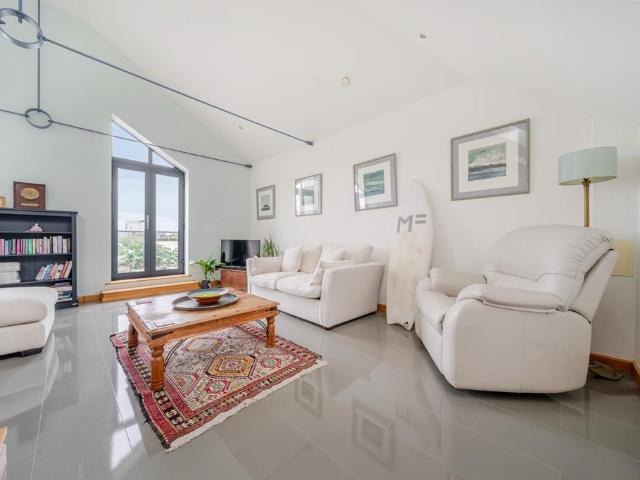 Flat for sale in Wapping Wharf, Feckenham