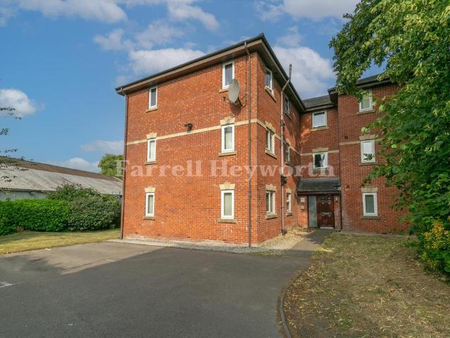 Flat for sale in Westhoughton, Lee Bank