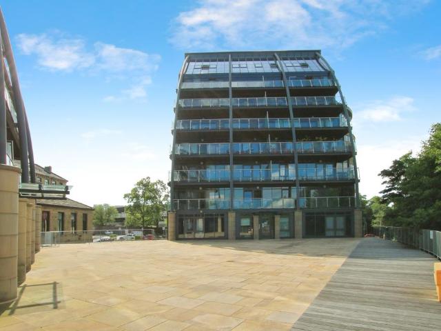 Flat for sale in Baildon, Bradford