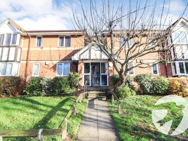 Flat for sale in Northumberland Heath, Greater London