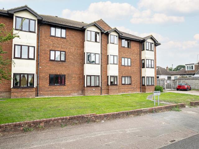 Flat for sale in Leigh-on-sea, Eastwood