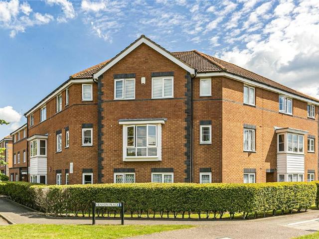 Flat for sale in Fretherne, Hertfordshire