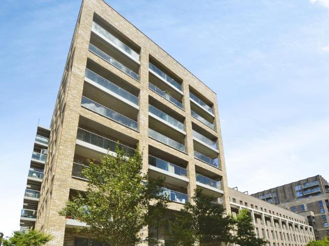 Flat for sale in Upton Park, Greater London
