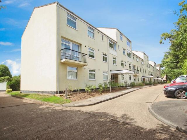 Flat for sale in Milverton, Green Close