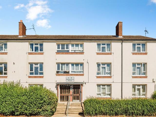 Flat for sale in Slough