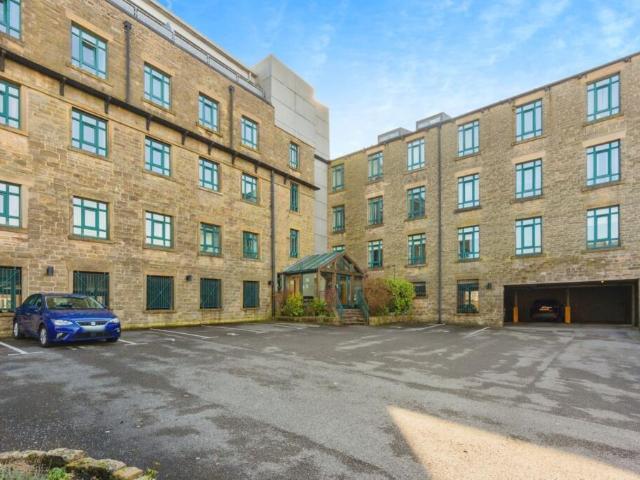 Flat for sale in Pendock, Greater Manchester