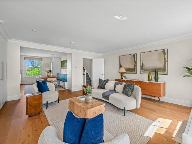 Flat for sale in Notting Hill, Greater London