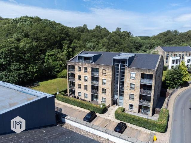 Flat for sale in Lee Bank, Greater Manchester