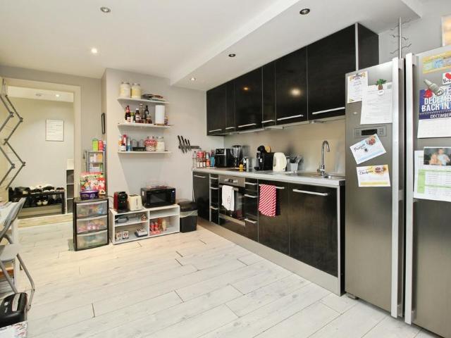 Flat for sale in Holbeck, West Yorkshire