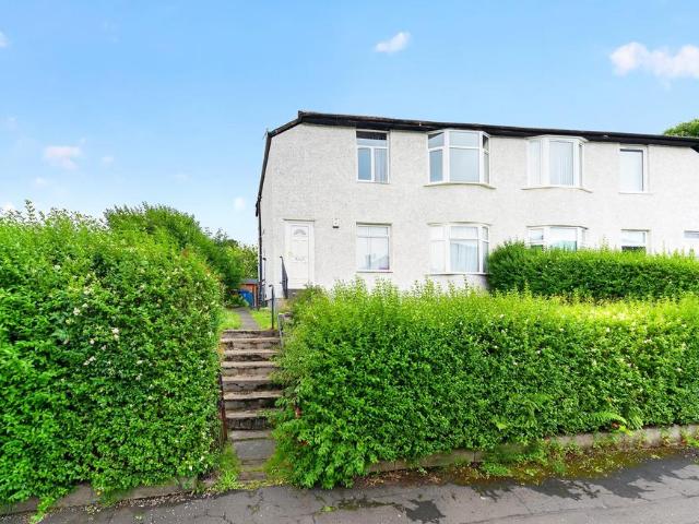 Flat for sale in King's Park, Scotland
