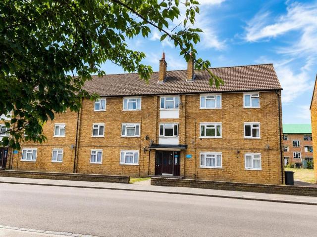 Flat for sale in Greater London