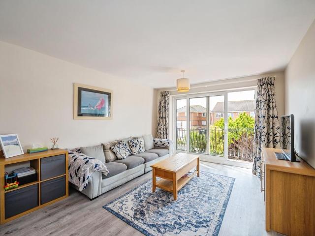 Flat for sale in Spring Vale, Hampshire