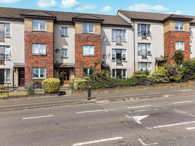 Flat for sale in Easthall, Scotland