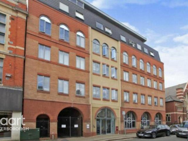 Flat for sale in Peterborough