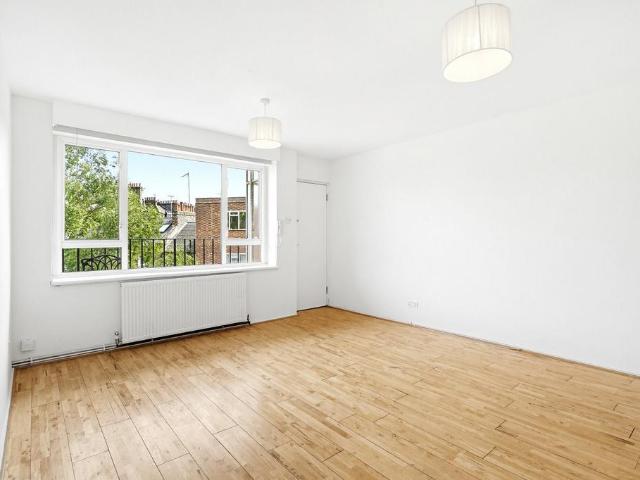 Flat for sale in Pimlico, Greater London