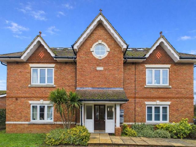 Flat for sale in Winnersh, Isle Of Man