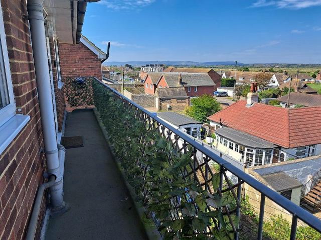 Flat for sale in Cross In Hand, East Sussex