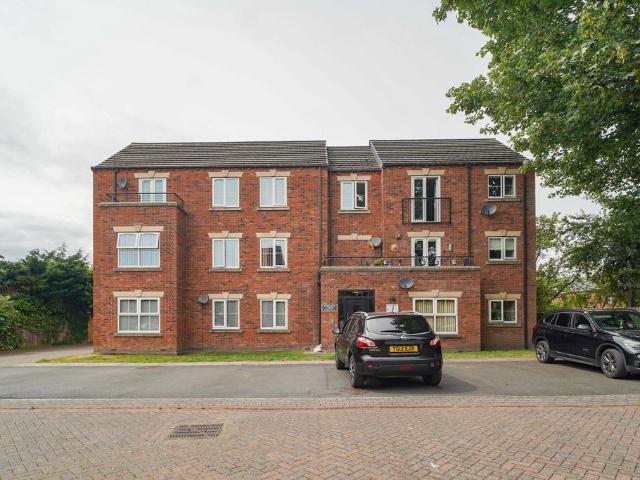 Flat for sale in Ossett, West Yorkshire