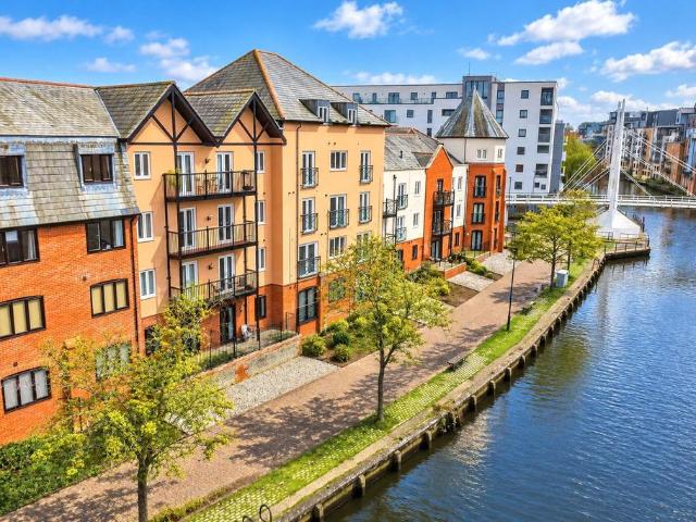 Flat for sale in East Bank, Norfolk