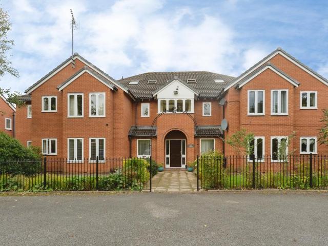 Flat for sale in Bromborough, Liverpool City Region