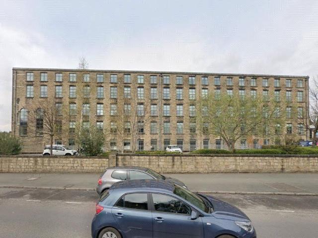 Flat for sale in Whitfield, Charlesworth