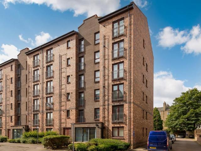 Flat for sale in Moat, Slateford
