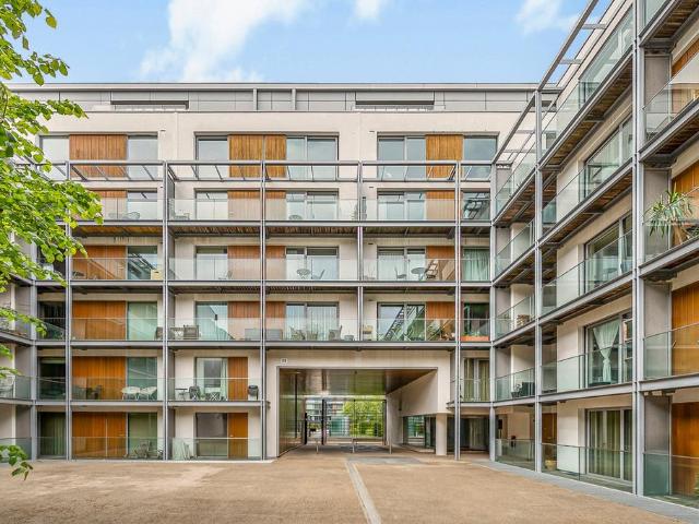 Flat for sale in Finsbury Park, Greater London