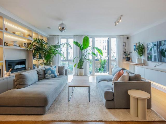 Flat for sale in Notting Hill, Greater London