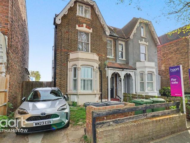 Flat for sale in Greater London