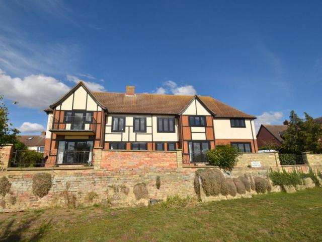 Flat for sale in Huntingdon, Cambridgeshire