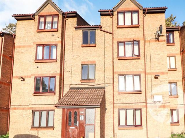 Flat for sale in London Borough of Bexley, Greater London