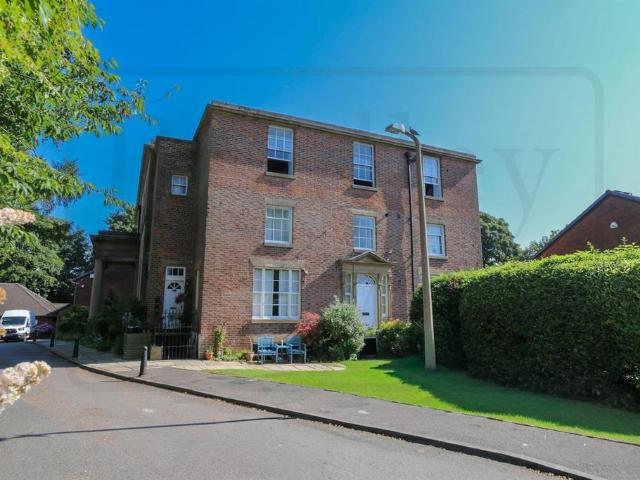 Flat for sale in Penwortham, Firbank