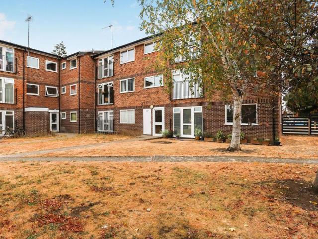Flat for sale in Winterbrook, South Oxfordshire