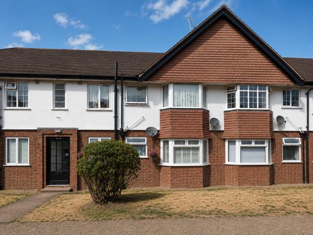 Flat for sale in Wallington, Greater London
