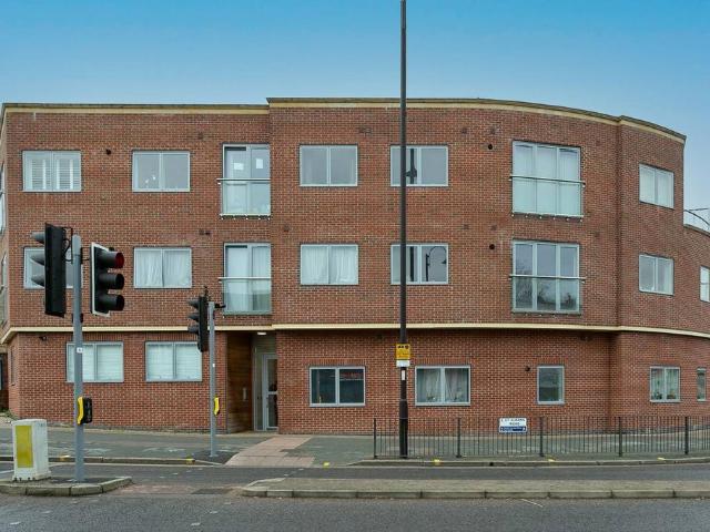 Flat for sale in North Watford
