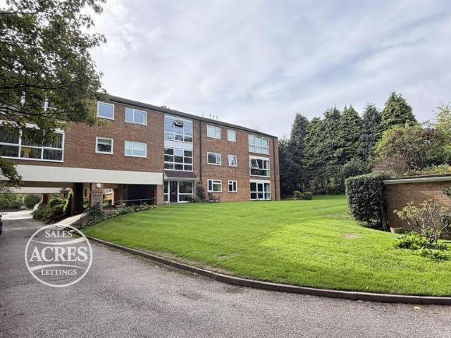 Flat for sale in Four Oaks, Birmingham