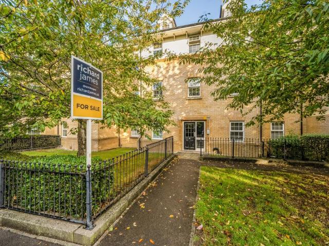 Flat for sale in Redhouse, Blunsdon St Andrew