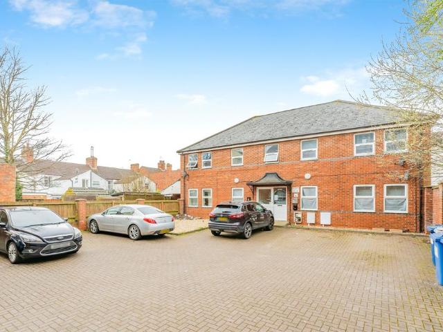 Flat for sale in Avondale, Kettering